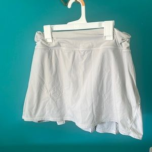 L 🏷️ white lululemon skirt